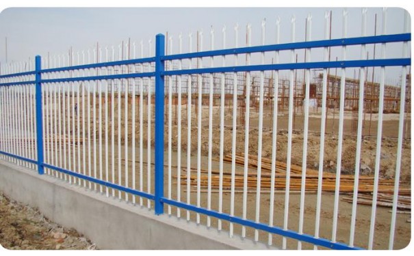 厂家供应常辰牌围墙护栏-- 江苏常辰交通设施有限公司